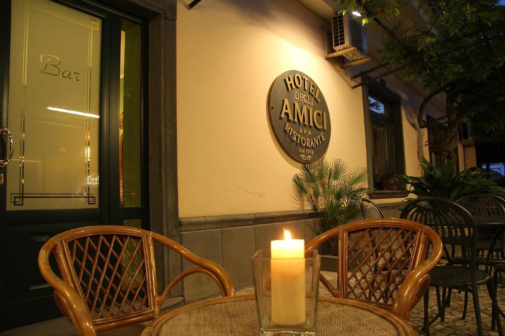 פומפיי Hotel Degli Amici מראה חיצוני תמונה
