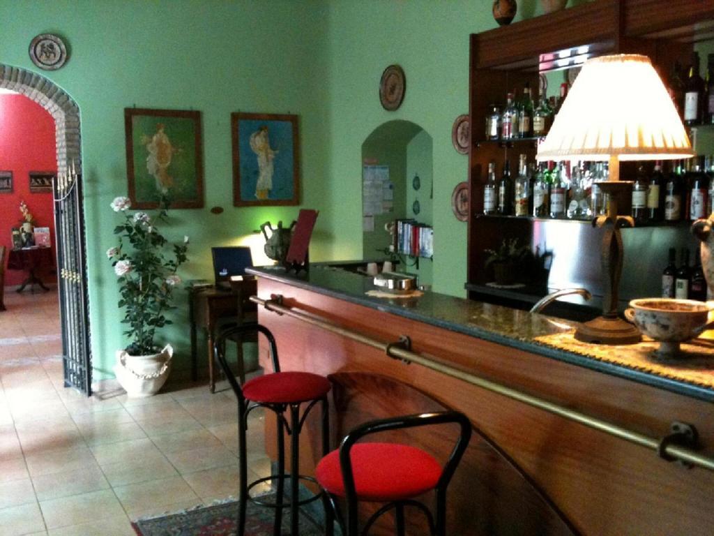 פומפיי Hotel Degli Amici מראה חיצוני תמונה