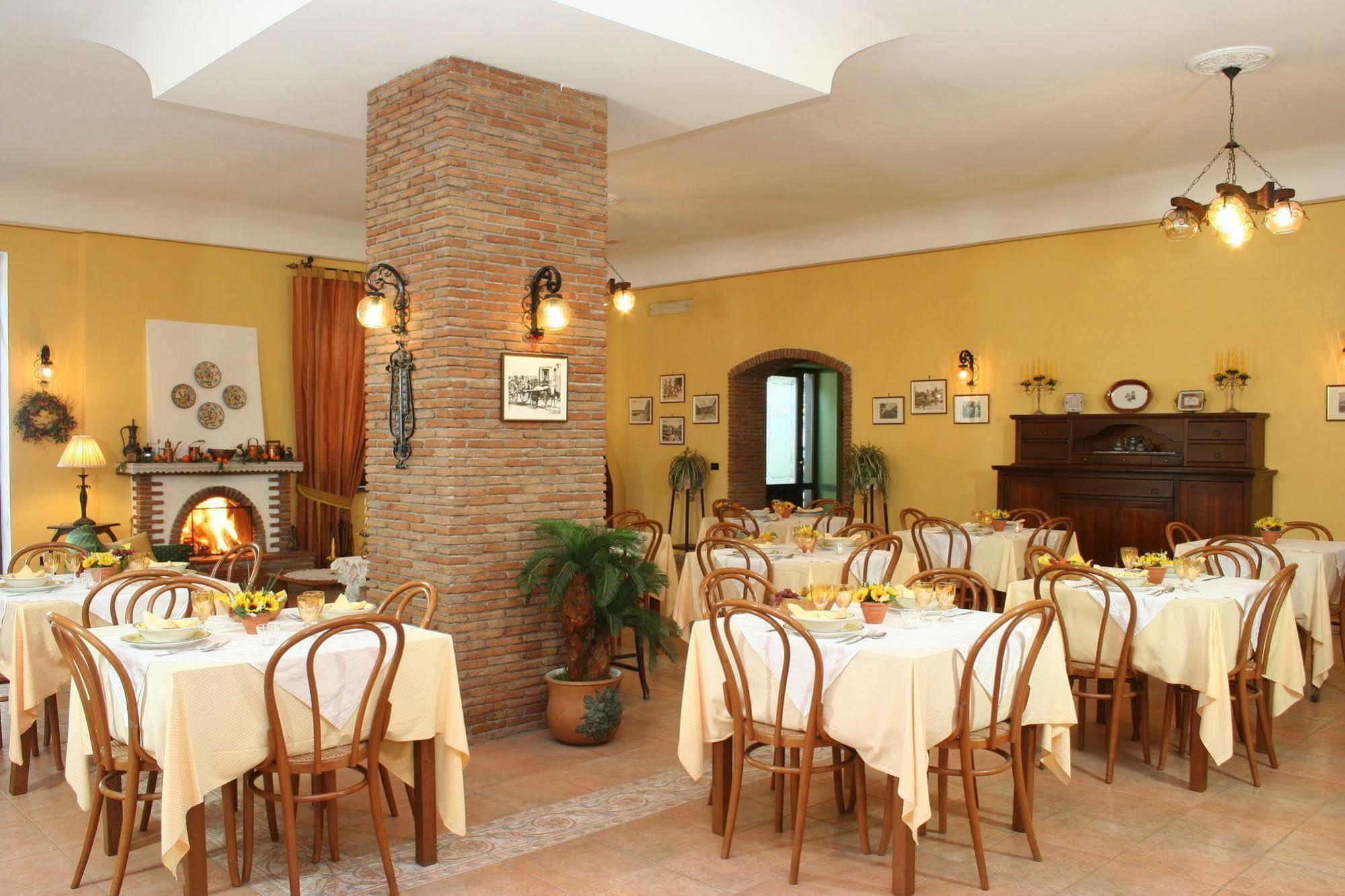 פומפיי Hotel Degli Amici מראה חיצוני תמונה