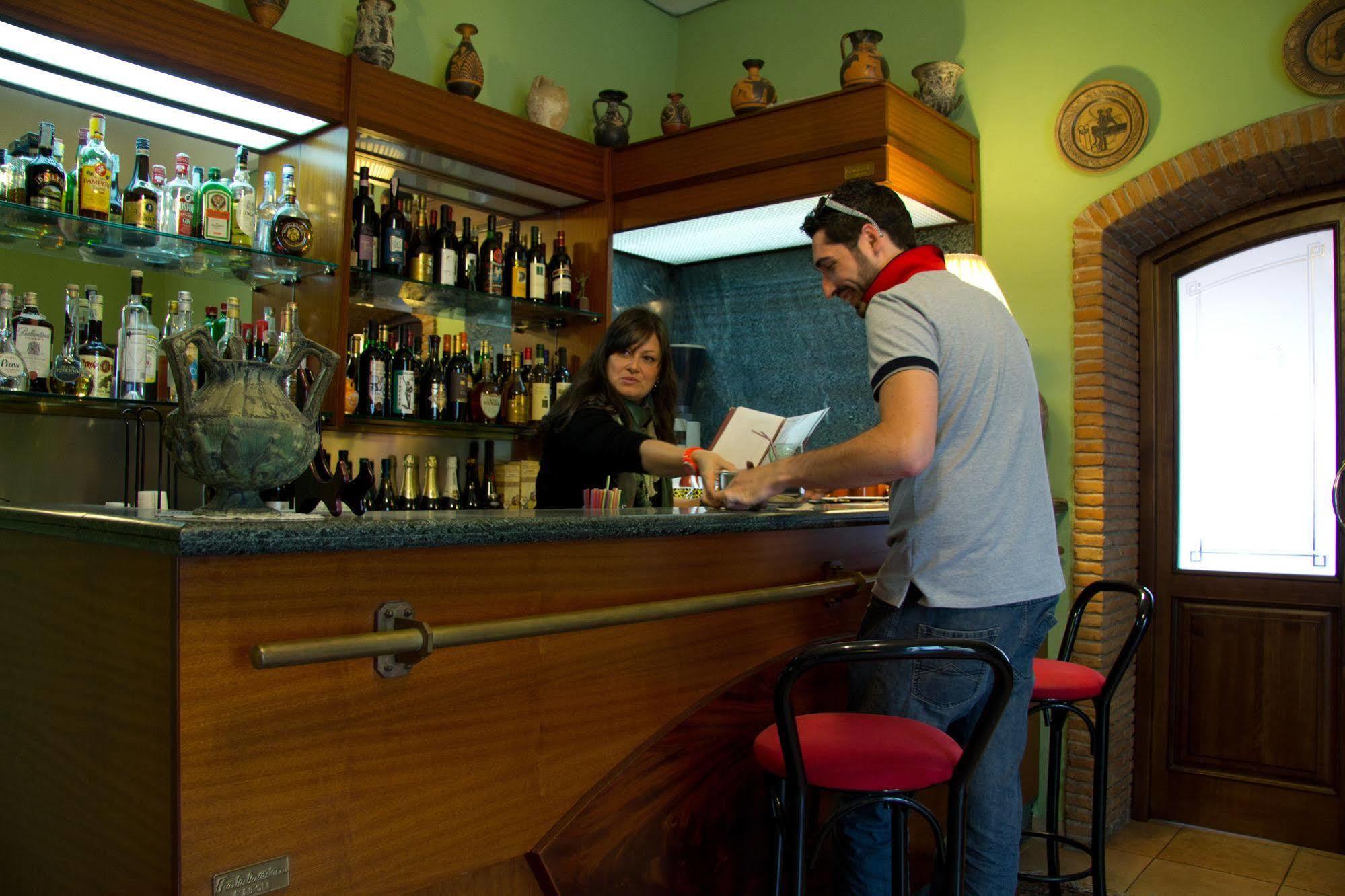 פומפיי Hotel Degli Amici מראה חיצוני תמונה