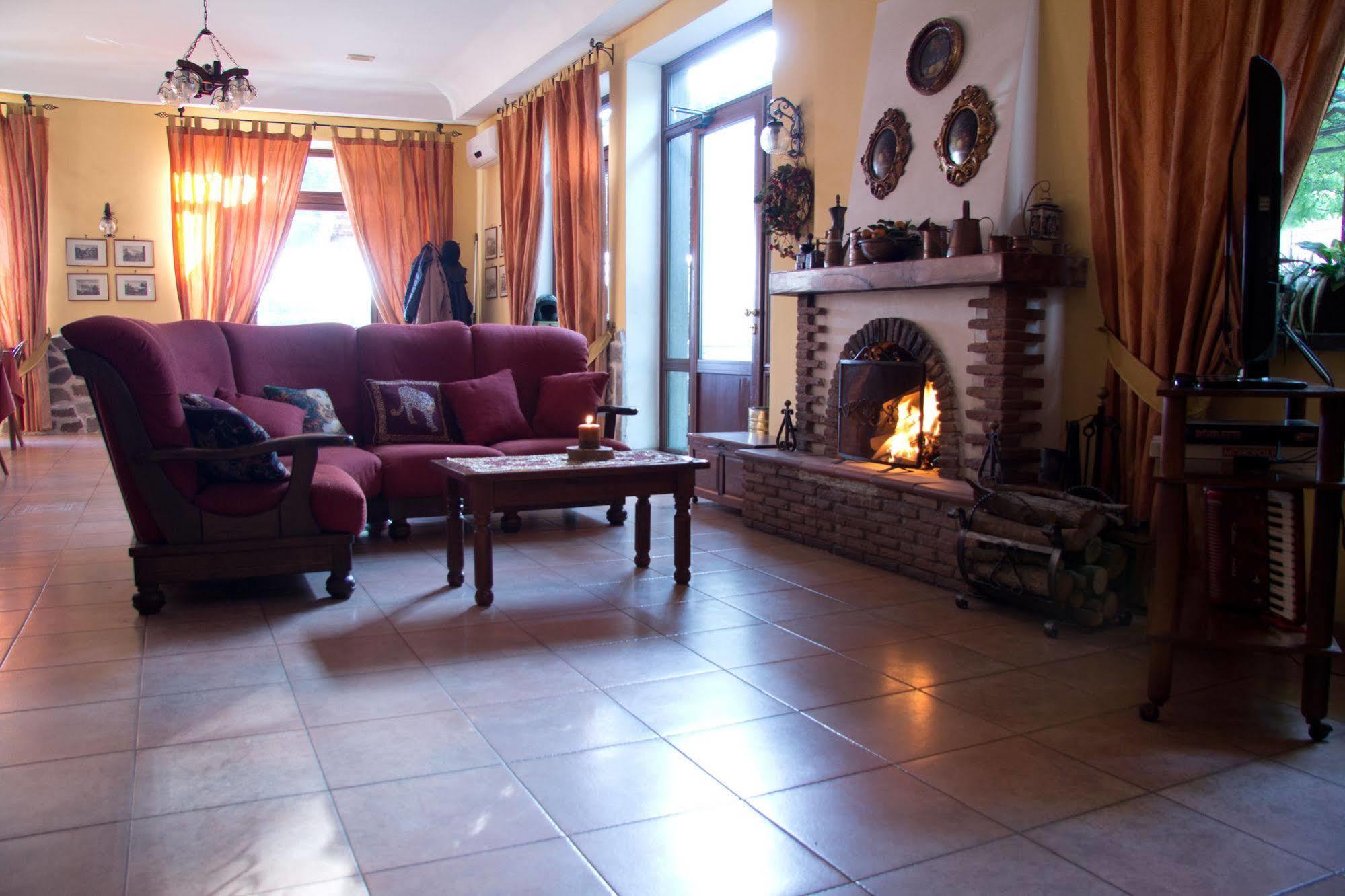פומפיי Hotel Degli Amici מראה חיצוני תמונה